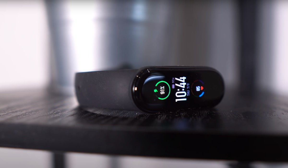 Xiaomi-Mi-Band-5_pohlad-z-predu