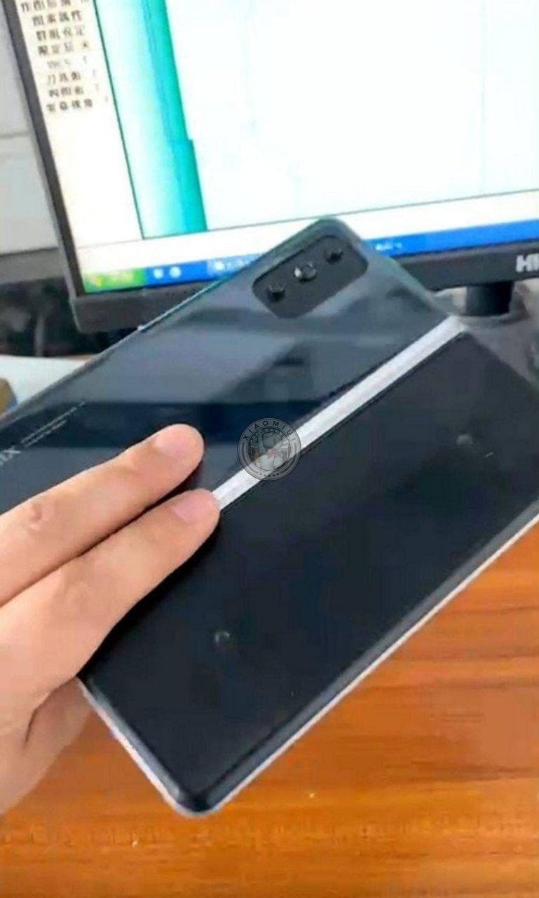 Xiaomi Mi Mix_skladatelny smartfon_2