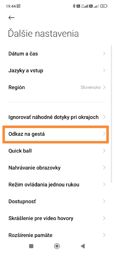 Poklepanie po zadnej strane Xiaomi